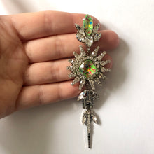 Cargar imagen en el visor de la galería, Green Kusama Long Crystal earrings - Heiter Jewellery
