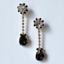 Cargar imagen en el visor de la galería, Black Patina Crystal Drop Earrings - Heiter Jewellery
