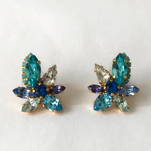Cargar imagen en el visor de la galería, Blue Orchid Earrings - Heiter Jewellery
