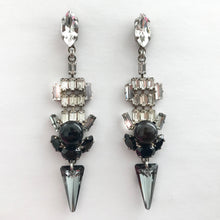 Carica l&#39;immagine nel visualizzatore di Gallery, Chrysler Crystal Earrings - Heiter Jewellery
