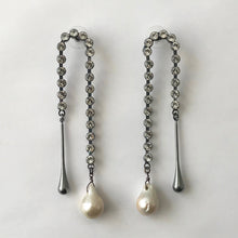 将图片加载到图库查看器，Juno Baroque Pearl and Metal Drop Earring - Heiter Jewellery

