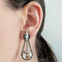 Cargar imagen en el visor de la galería, Chrysler Teardrop Earrings - Heiter Jewellery
