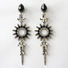Carica l&#39;immagine nel visualizzatore di Gallery, Chrysler Black Earrings - Heiter Jewellery
