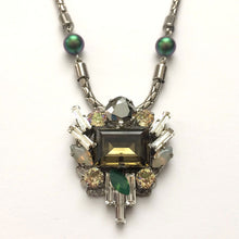 Charger l&#39;image dans la galerie, Scarabaeus Pearl Chrysler Necklace - Heiter Jewellery

