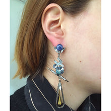 Cargar imagen en el visor de la galería, Chrysler Gold Drop Earrings - Heiter Jewellery
